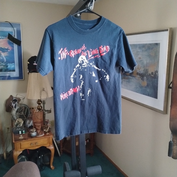The Return of the living Dead Fruit of The Loom Size Small T shirt - Picture 1 of 12